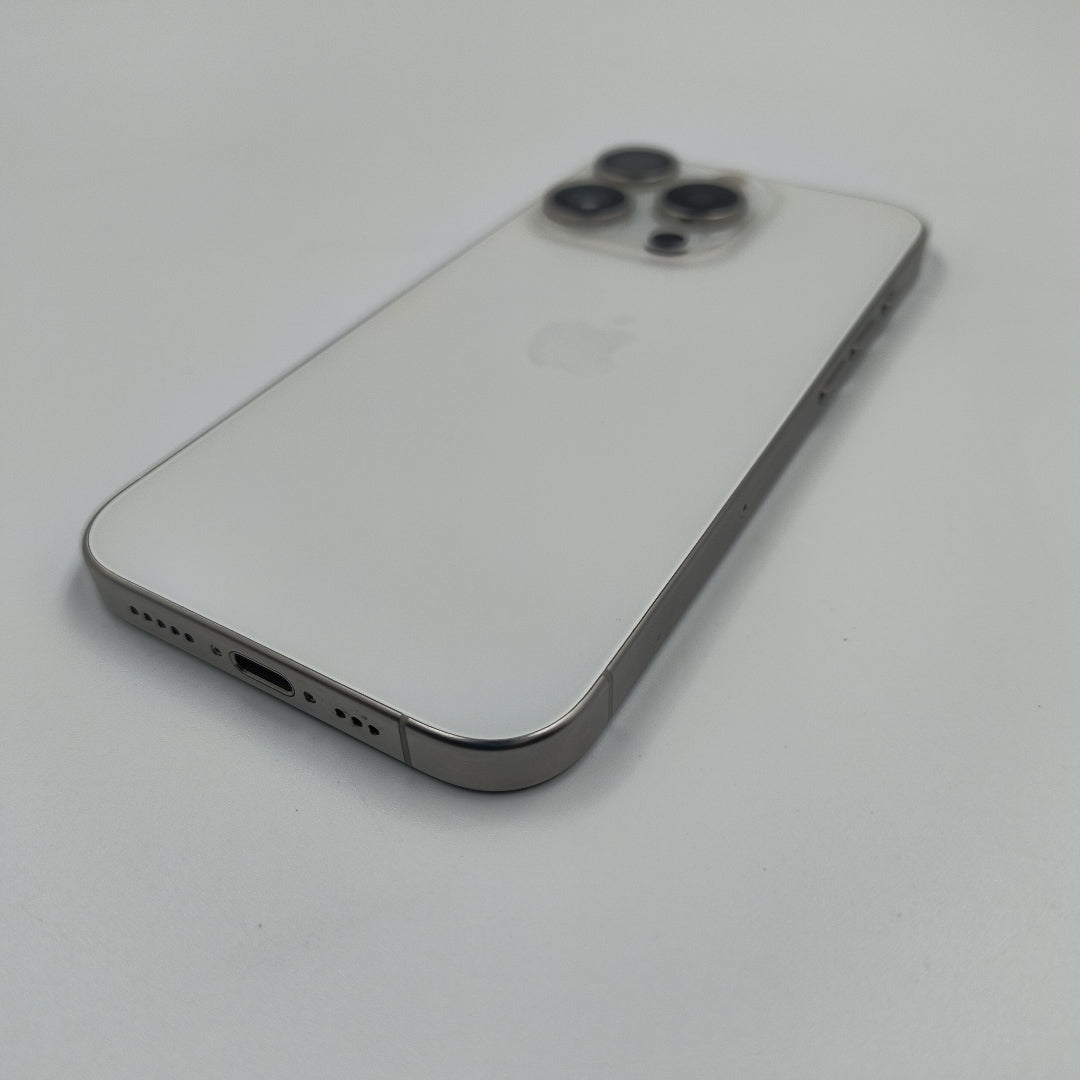 CELULAR APPLE IPHONE 15 PRO A3101 256 GB 8 GB RAM (SEMINUEVO)