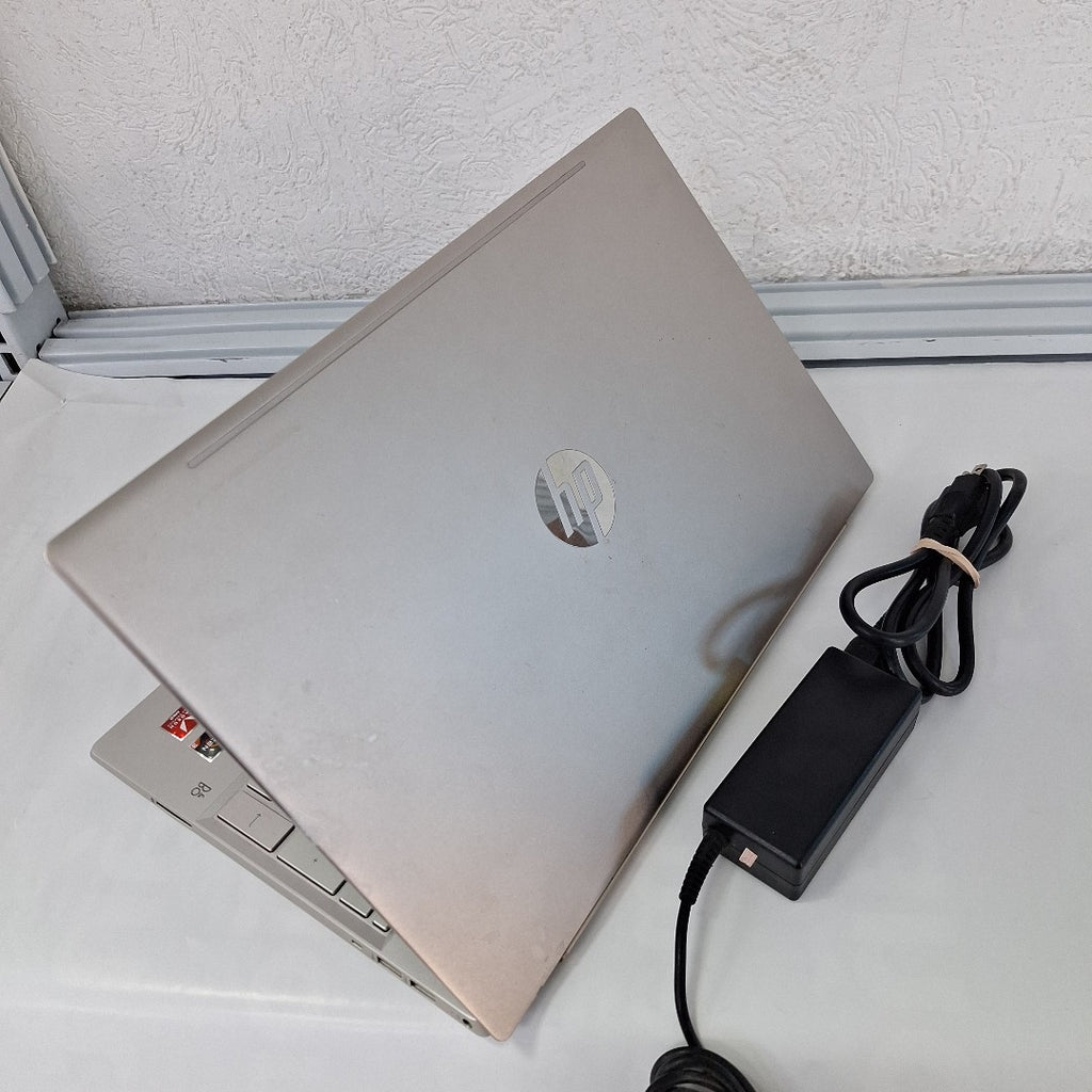 LAPTOP HP PAVILION 15-CW1012LA (2023) 1 TB + 128 GB SSD 12 GB RAM (SEMINUEVO)