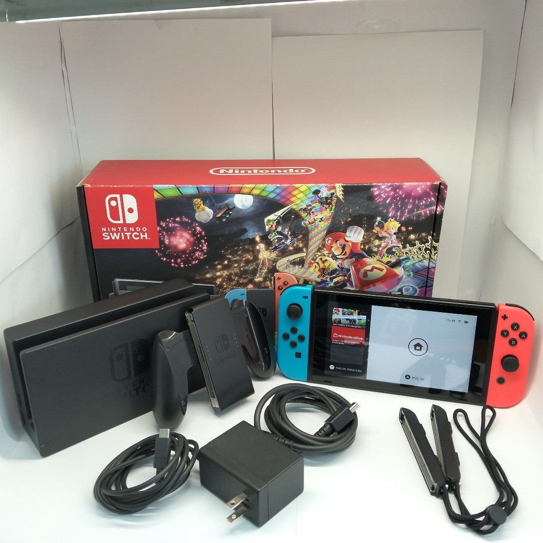 CONSOLA DE VIDEOJUEGO NINTENDO SWITCH 1.1 32 GB (SEMINUEVO)