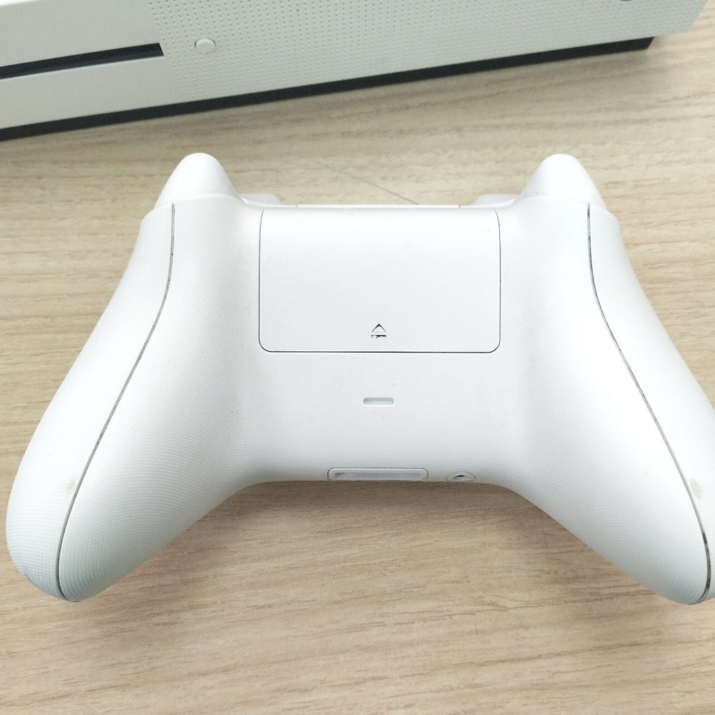 CONSOLA DE VIDEOJUEGO MICROSOFT XBOX ONE S 1 TB (SEMINUEVO)