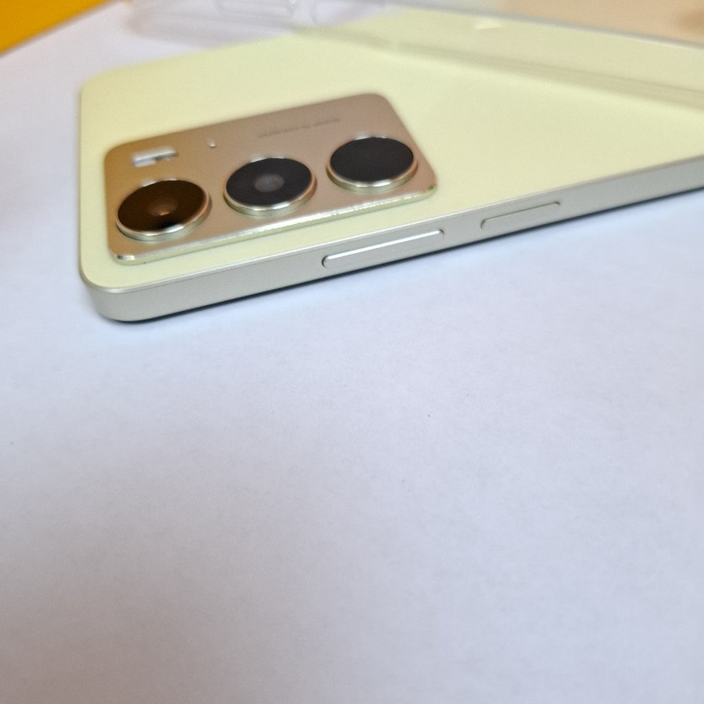 CELULAR REALME C75 RMX3941 (2025) 256 GB 8 GB RAM (SEMINUEVO)