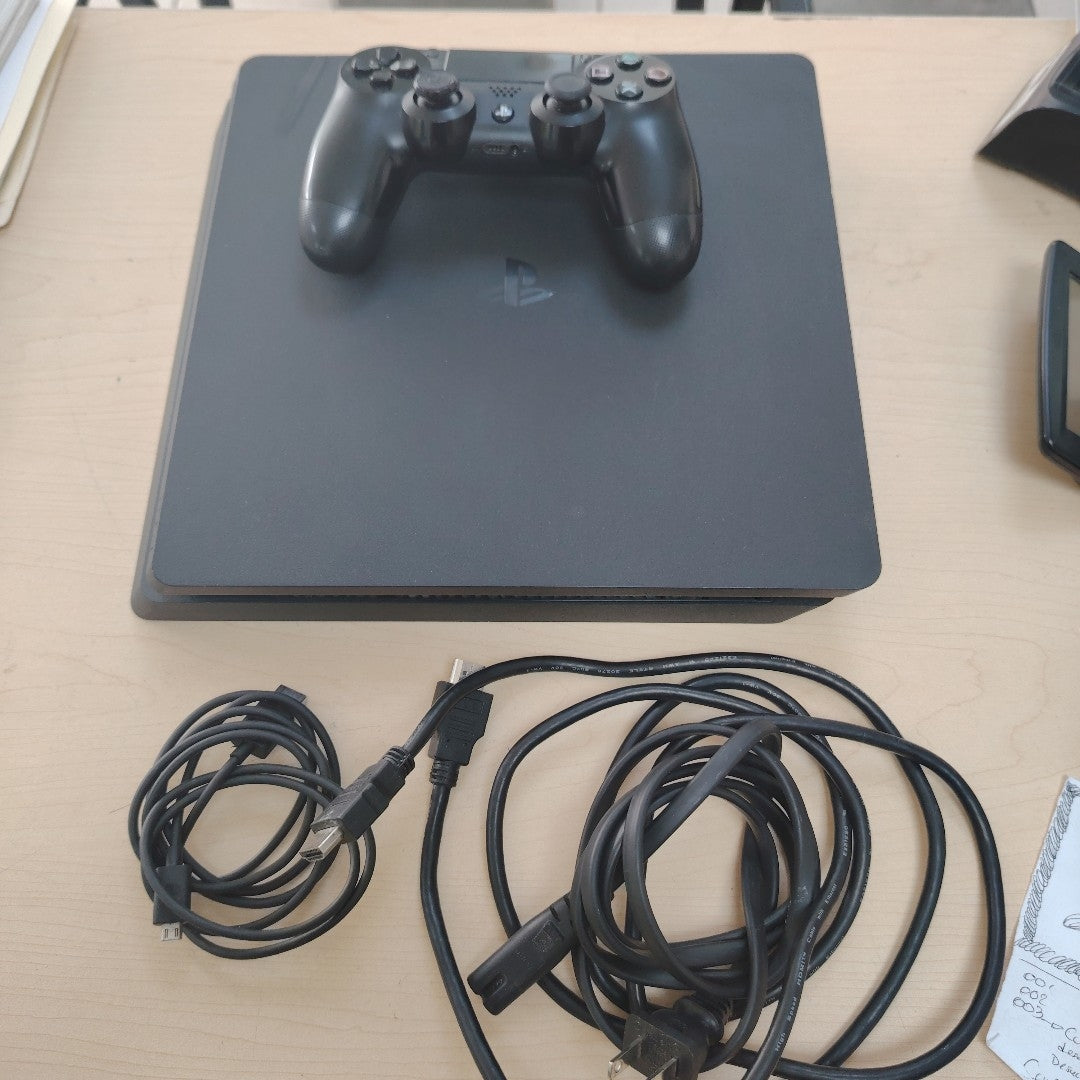 CONSOLA DE VIDEOJUEGO SONY PS4 SLIM 1 TB (SEMINUEVO)