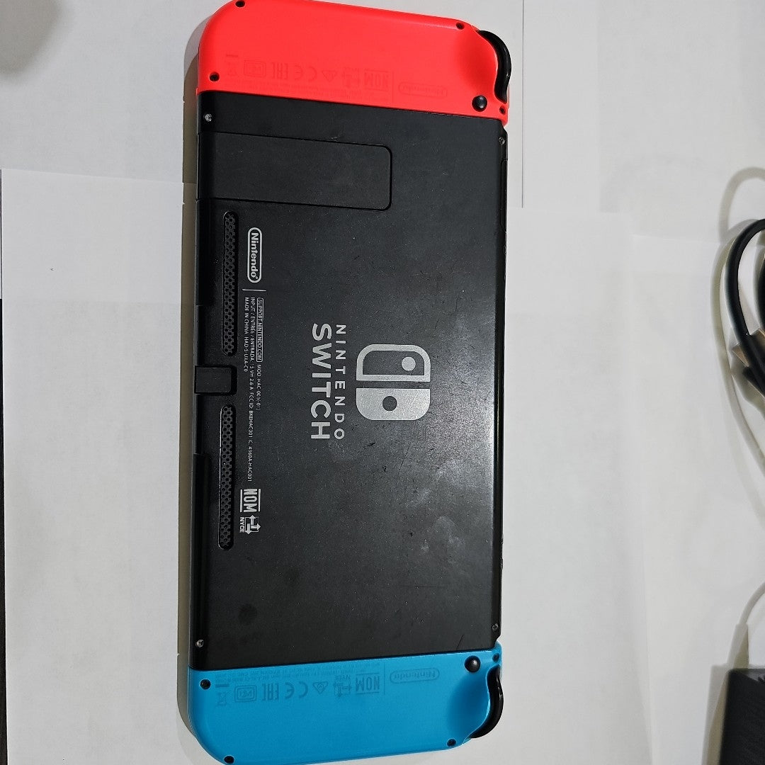 CONSOLA DE VIDEOJUEGO NINTENDO SWITCH 32 GB (SEMINUEVO)