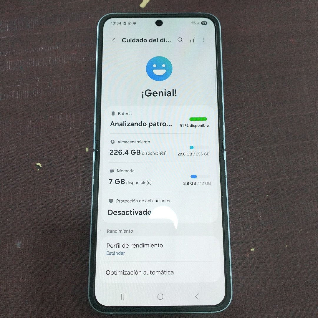 CELULAR SAMSUNG GALAXY Z FLIP6 SM-F741B (2024) 256 GB 12 GB RAM (SEMINUEVO)