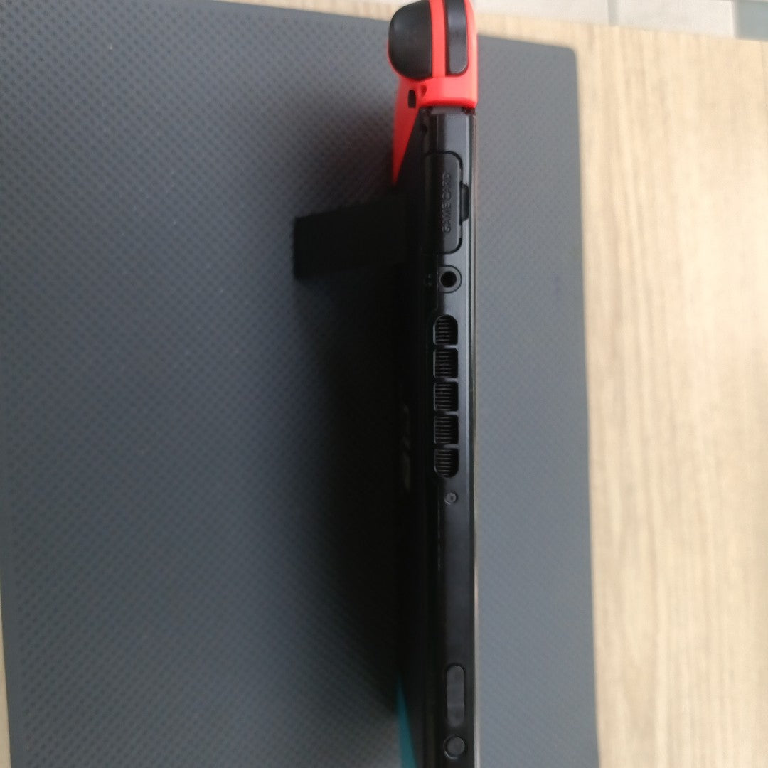 CONSOLA DE VIDEOJUEGO NINTENDO SWITCH 32 GB (SEMINUEVO)