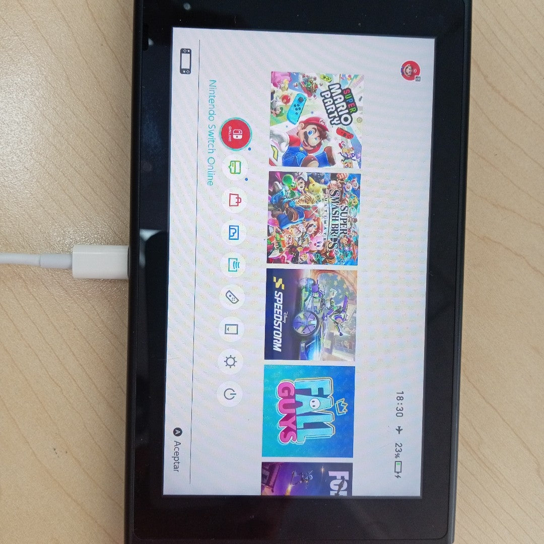 CONSOLA DE VIDEOJUEGO NINTENDO SWITCH 32 GB (SEMINUEVO)