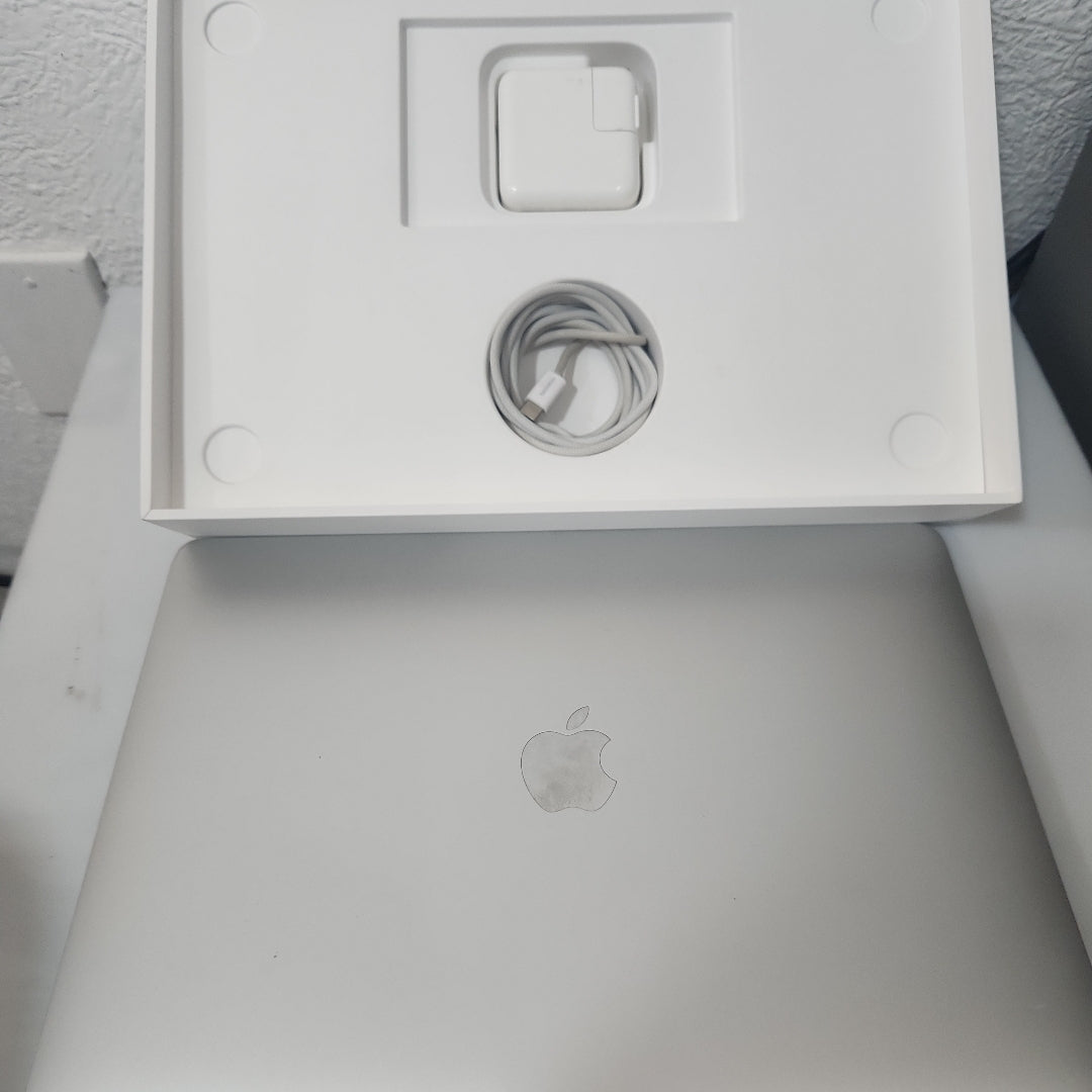 LAPTOP APPLE MACBOOK AIR 13" 2020 1.1 A2179 256 GB SSD 8 GB RAM (SEMINUEVO)