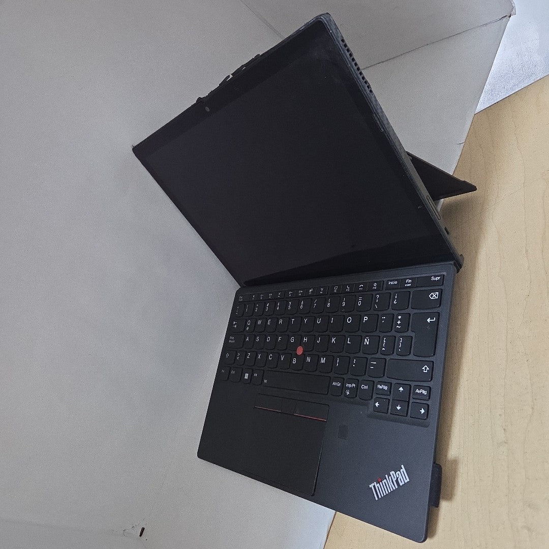 LAPTOP LENOVO THINKPAD X12 DETACHABLE GEN 1 (2021) 256 GB SSD 16 GB RAM (SEMINUEVO)