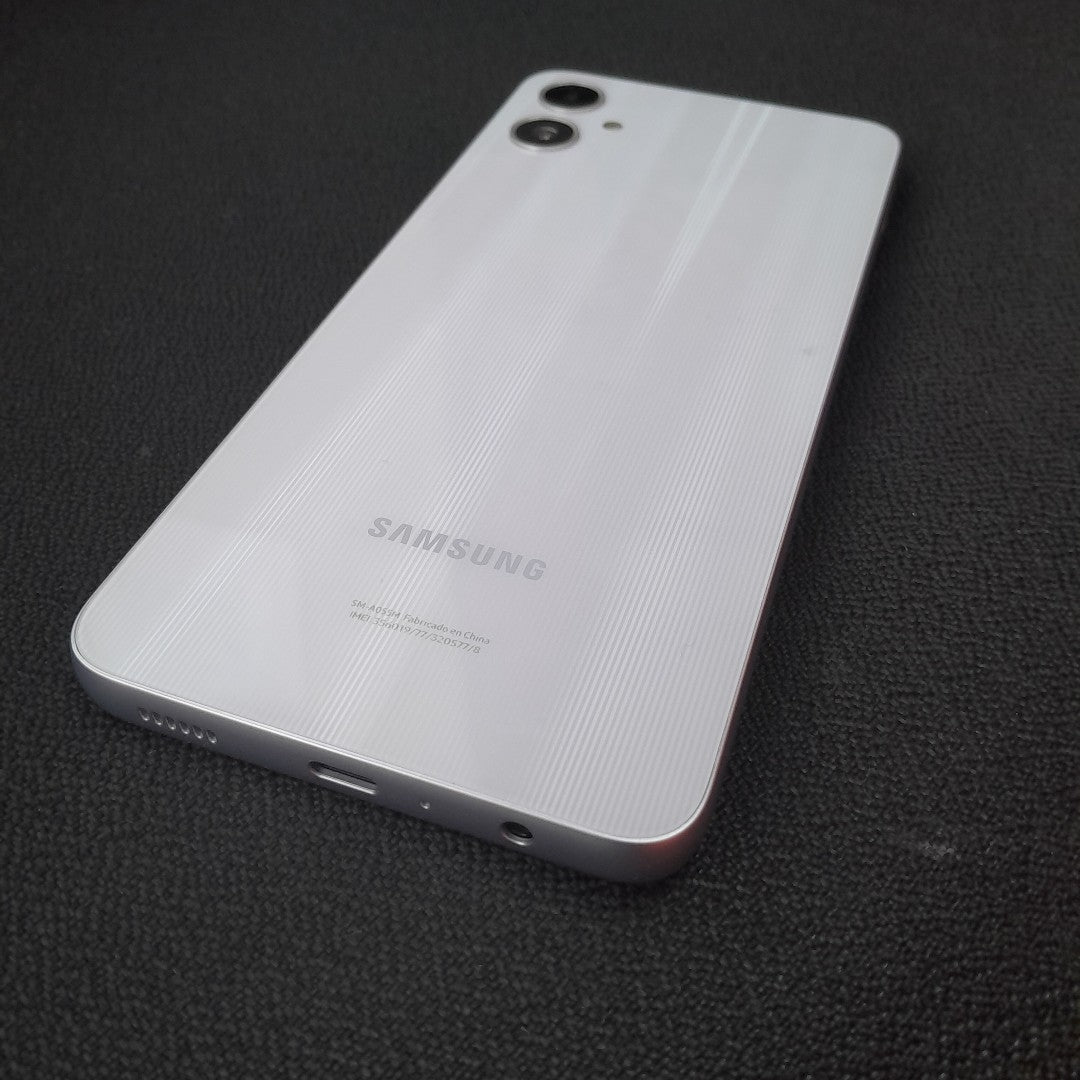 CELULAR SAMSUNG GALAXY A05 SM-A055M (2023) 64 GB 4 GB RAM (SEMINUEVO)