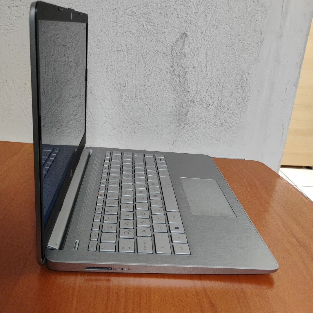 LAPTOP HP 14-DQ2531LA (2023) 512 GB SSD 16 GB RAM (SEMINUEVO)