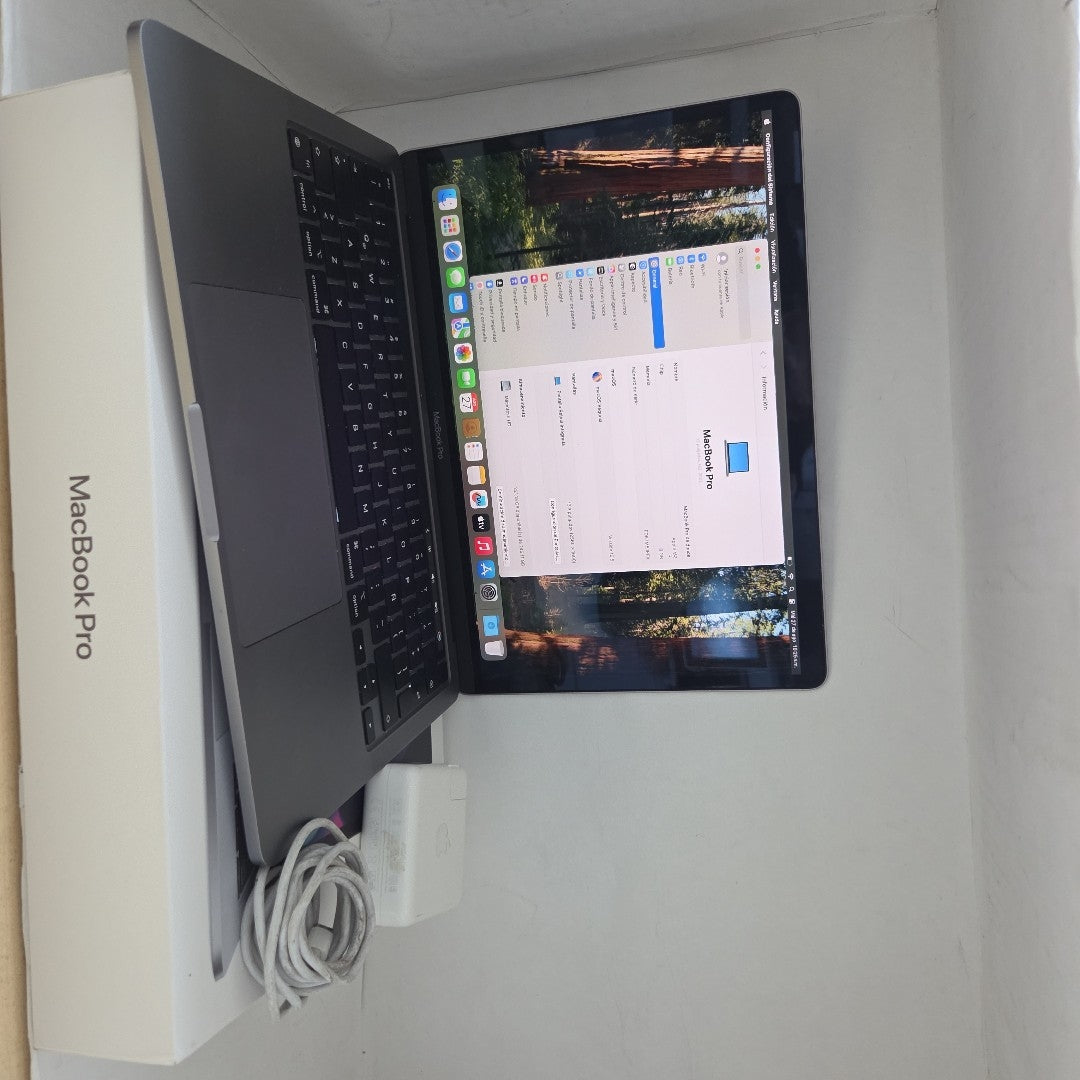 LAPTOP APPLE MACBOOK PRO 13" 2022 3.49 A2338 256 GB SSD 8 GB RAM (SEMINUEVO)
