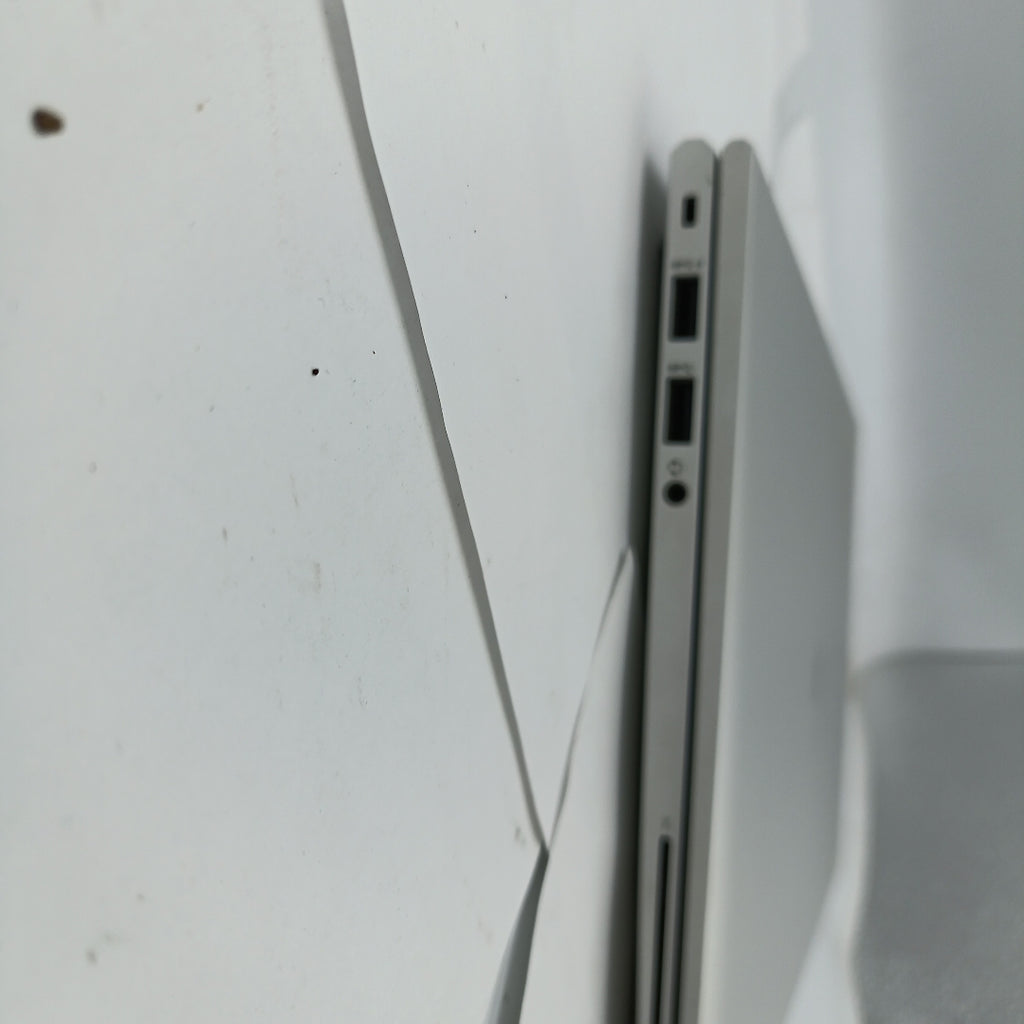 LAPTOP HP ELITEBOOK 840 G8 (2023) 256 GB SSD 16 GB RAM (SEMINUEVO)