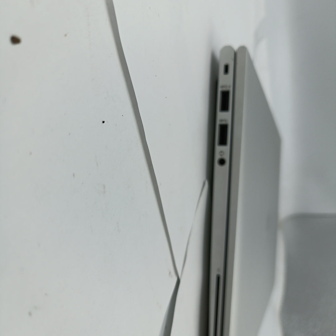 LAPTOP HP ELITEBOOK 840 G8 (2023) 256 GB SSD 16 GB RAM (SEMINUEVO)