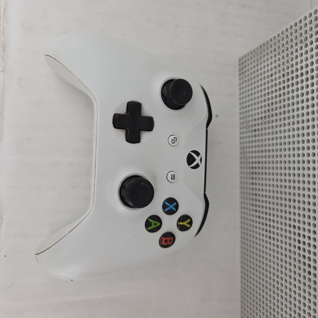 CONSOLA DE VIDEOJUEGO MICROSOFT XBOX ONE S 1 TB (SEMINUEVO)