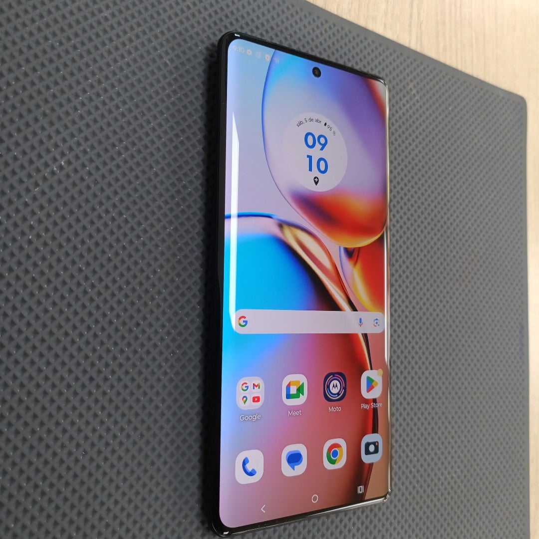 CELULAR MOTOROLA EDGE 40 PRO XT2301-4 256 GB 12 GB RAM (SEMINUEVO)
