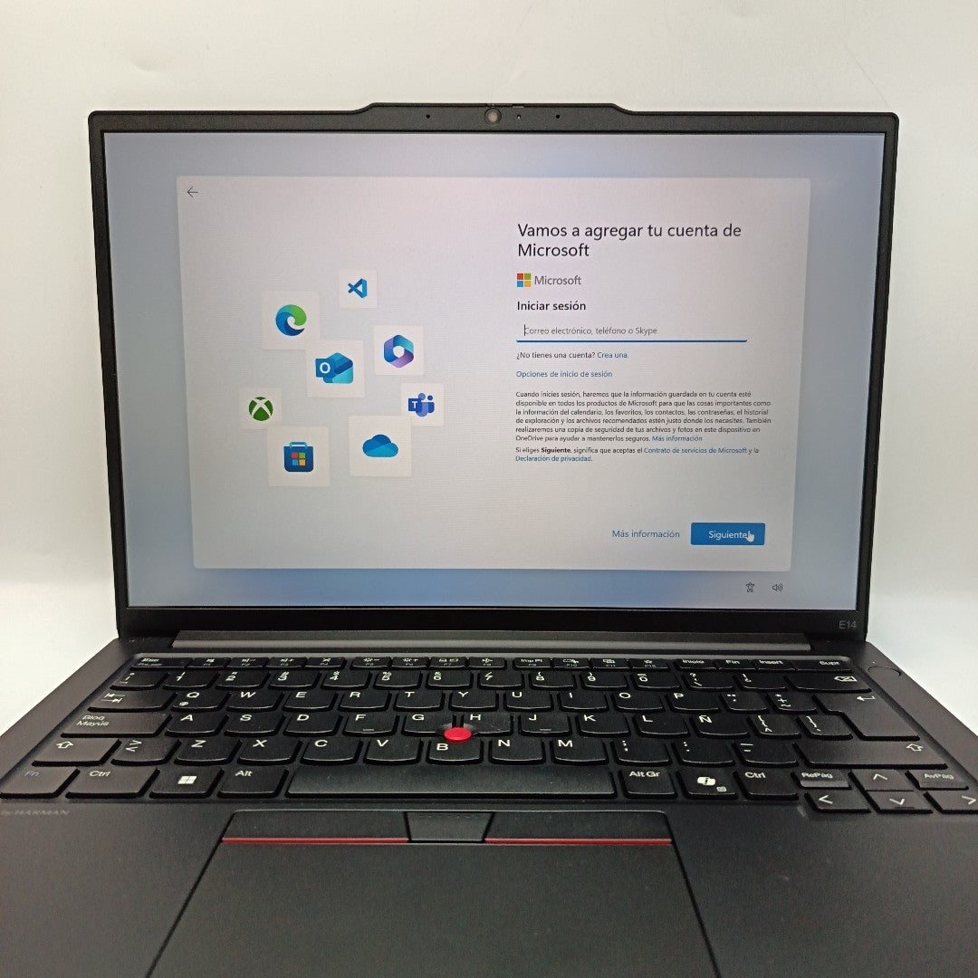 LAPTOP LENOVO THINKPAD E14 GEN 6 (2025) 256 GB SSD 8 GB RAM (SEMINUEVO)