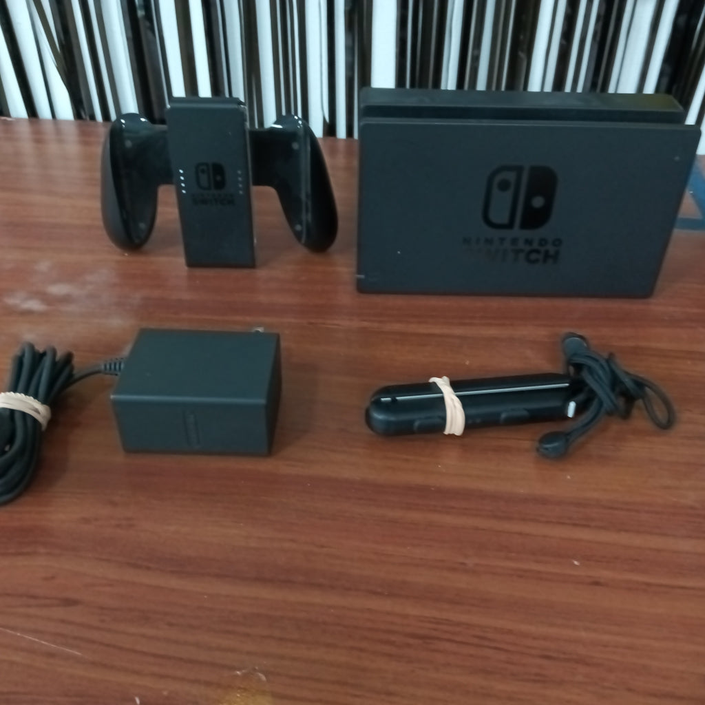 CONSOLA DE VIDEOJUEGO NINTENDO SWITCH 1.1 32 GB (SEMINUEVO)