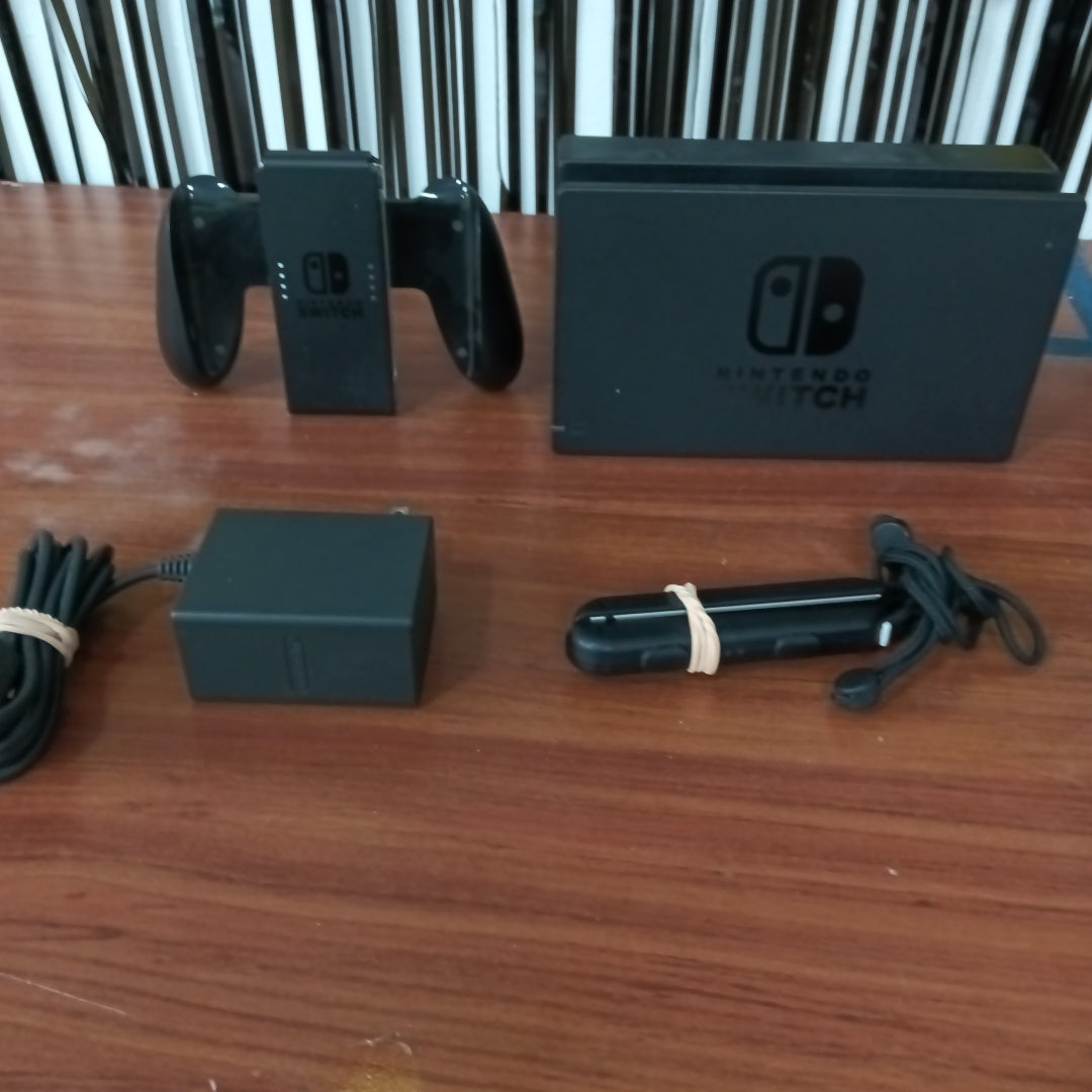 CONSOLA DE VIDEOJUEGO NINTENDO SWITCH 1.1 32 GB (SEMINUEVO)