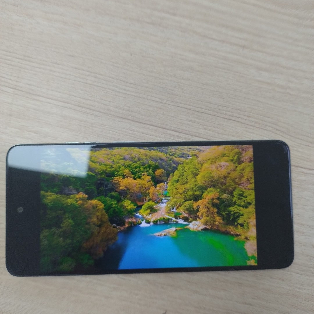 CELULAR MOTOROLA MOTO G24 XT2423-1 (2024) 128 GB 4 GB RAM (SEMINUEVO)