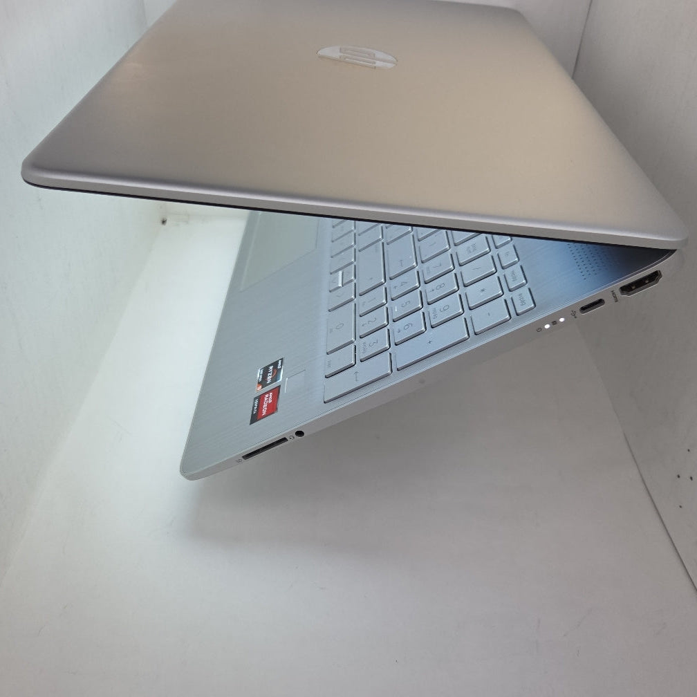 LAPTOP HP 15-EF2519LA (2022) 512 GB SSD 8 GB RAM (SEMINUEVO)
