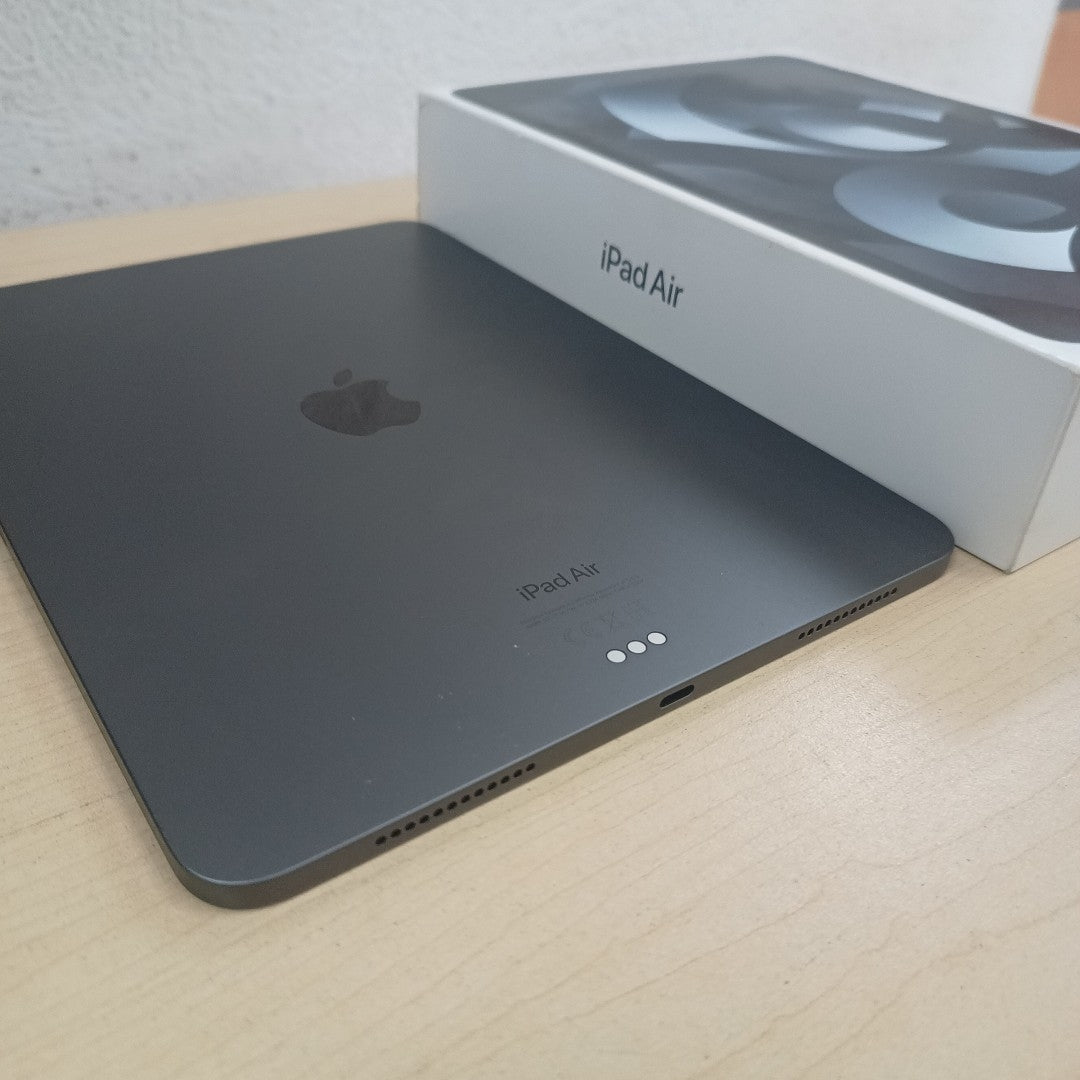TABLETA APPLE IPAD AIR 5 A2588 256 GB 8 GB RAM (SEMINUEVO)
