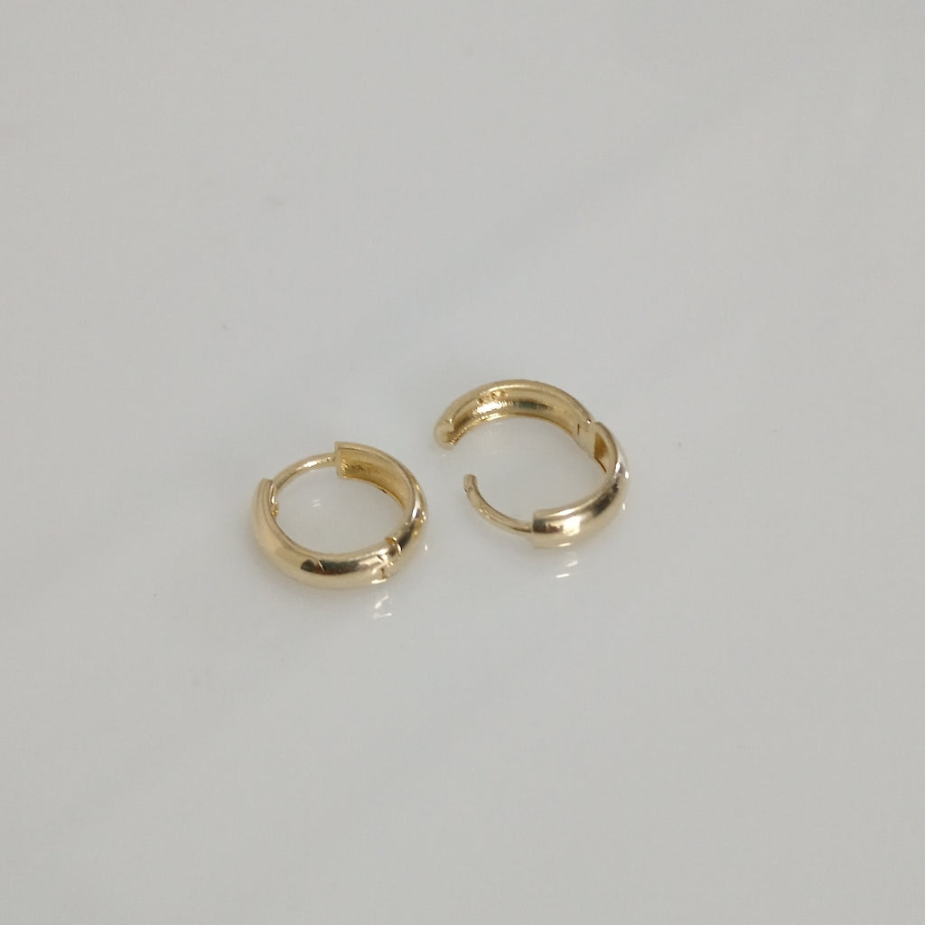 HUGGIES ORO 14K 2.1 (NUEVO)