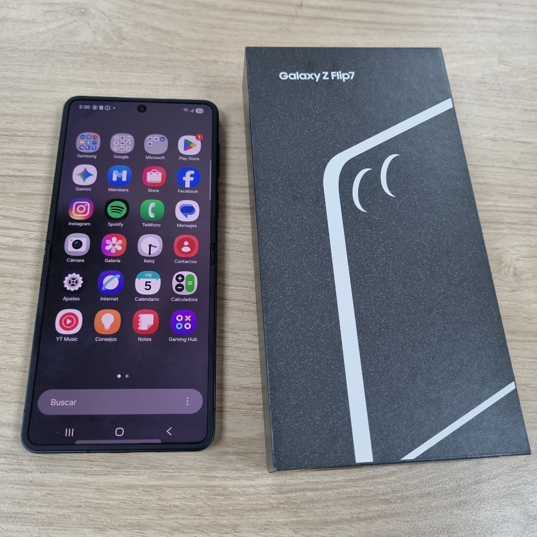 CELULAR SAMSUNG GALAXY Z FLIP 7 SM-F766B (2025) 512 GB 12 GB RAM (SEMINUEVO)