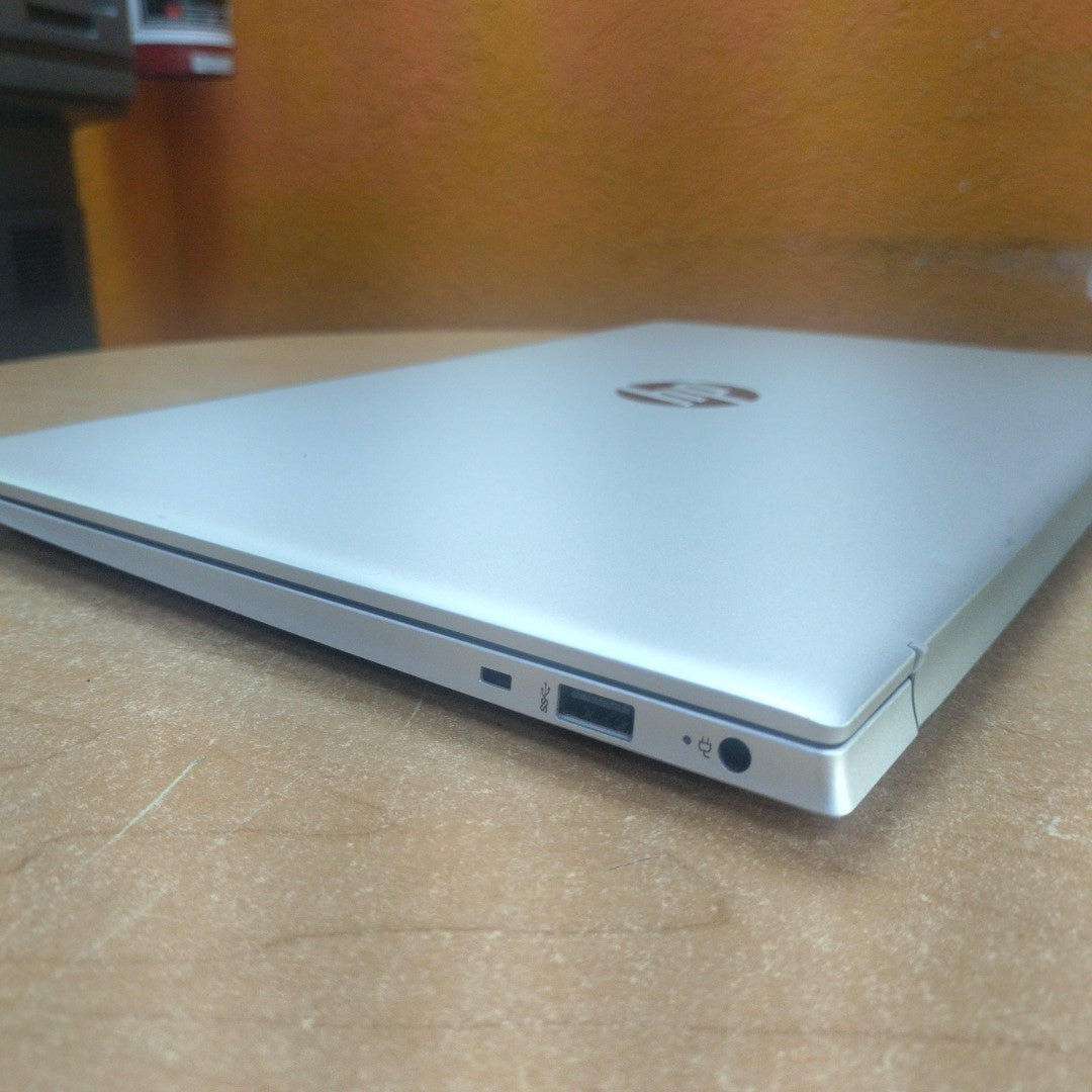 LAPTOP HP PAVILION 15-EG0500LA (2023) 256 GB SSD 8 GB RAM (SEMINUEVO)