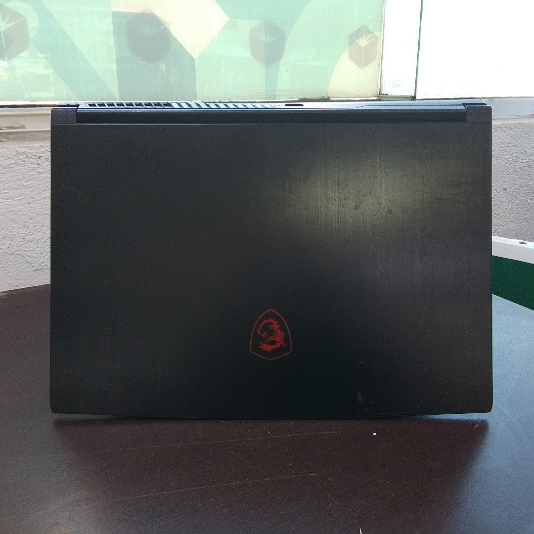 LAPTOP MSI GV15 THIN 11SCV-633US (2022) 256 GB SSD 8 GB RAM (SEMINUEVO)