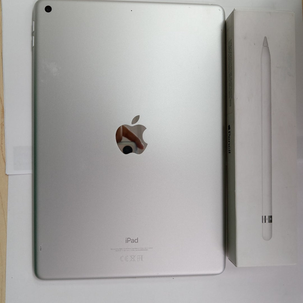 TABLETA APPLE IPAD 9 A2602 64 GB 3 GB RAM (SEMINUEVO)
