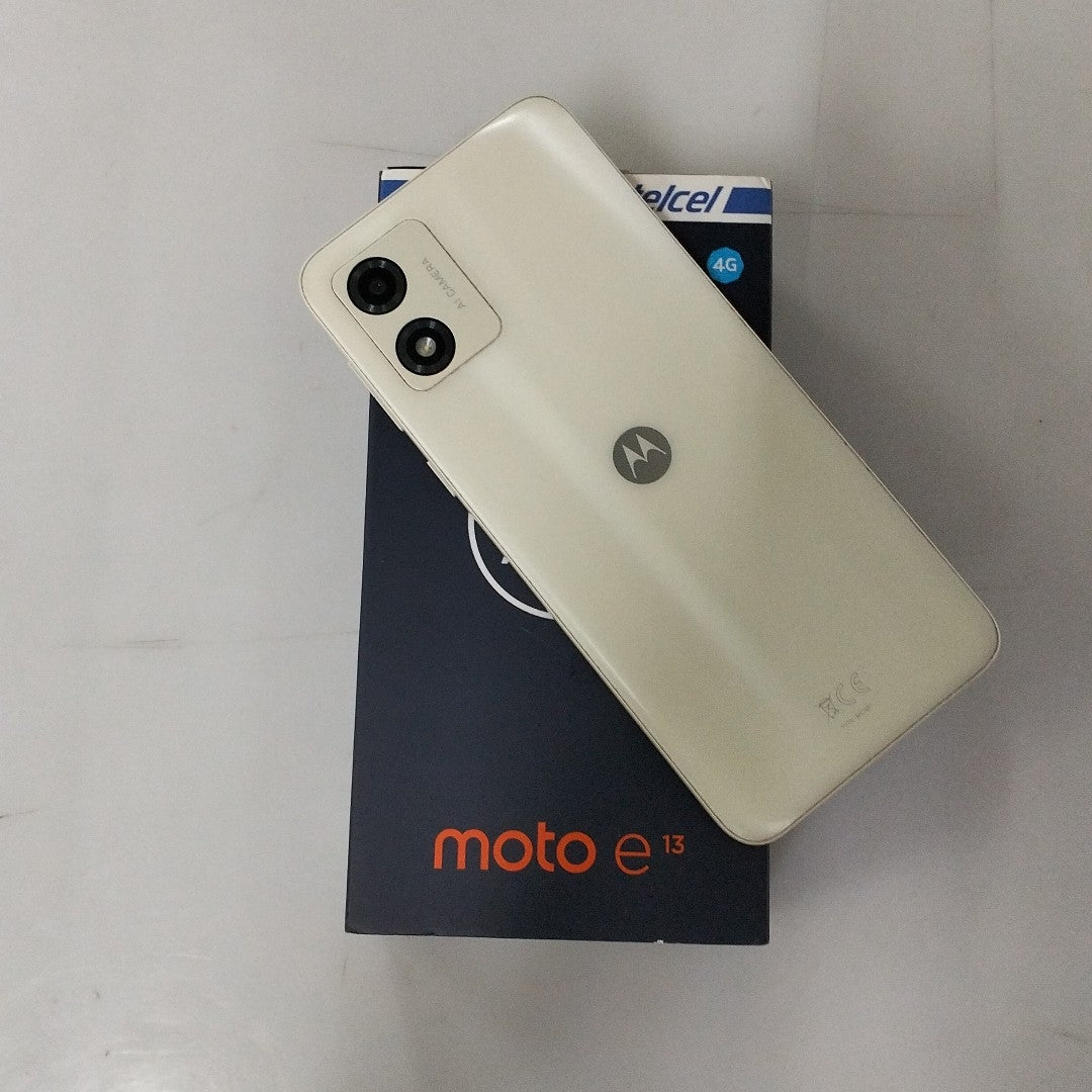 CELULAR MOTOROLA MOTO E13 XT2345-2 64 GB 2 GB RAM (SEMINUEVO)