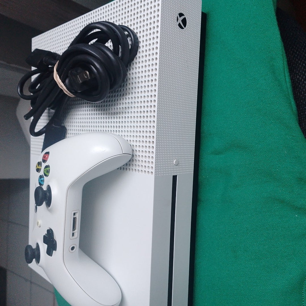 CONSOLA DE VIDEOJUEGO MICROSOFT XBOX ONE S 1 TB
