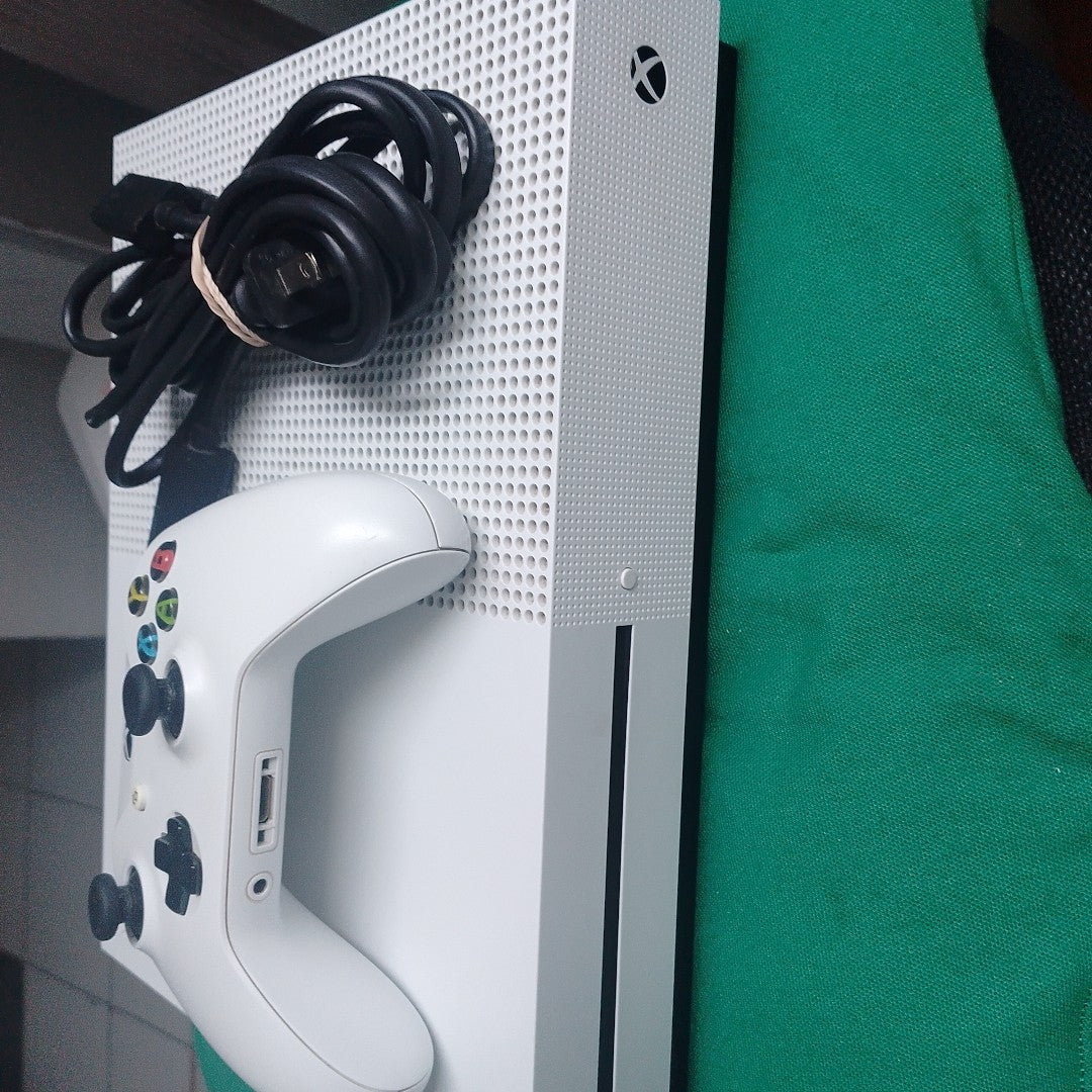 CONSOLA DE VIDEOJUEGO MICROSOFT XBOX ONE S 1 TB