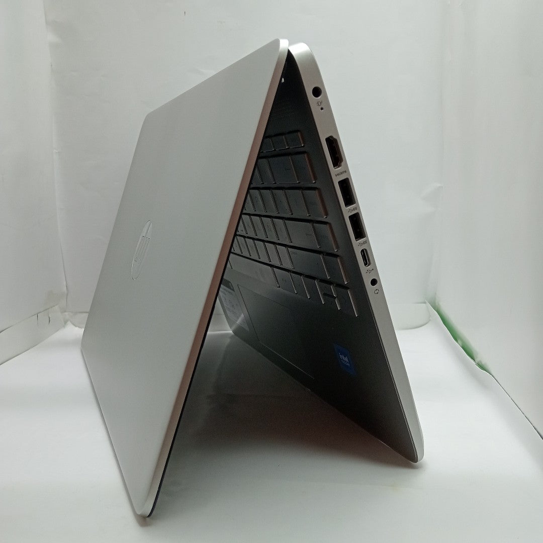 LAPTOP HP 15-FD0045LA (2024) 512 GB SSD 8 GB RAM