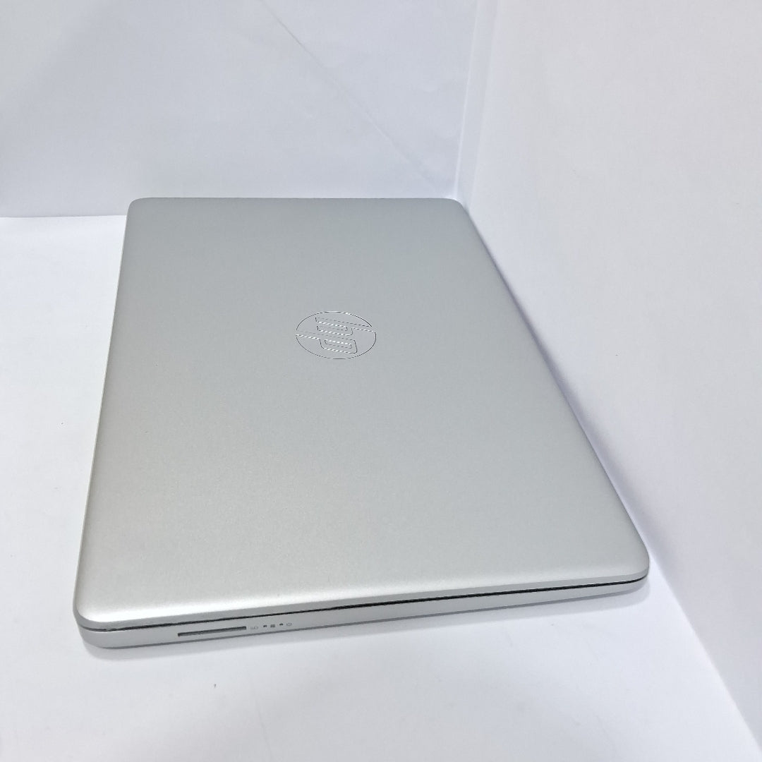 LAPTOP HP 14-DQ0530LA(2024) 256 GB SSD 8 GB RAM (SEMINUEVO)