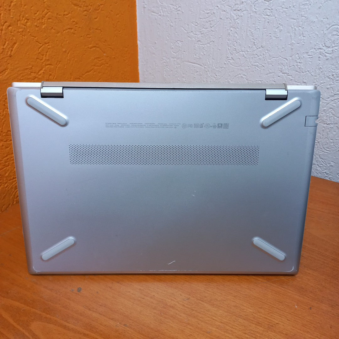 LAPTOP HP PAVILION 15-CW1012LA (2023) 1 TB + 128 GB SSD 12 GB RAM (SEMINUEVO)
