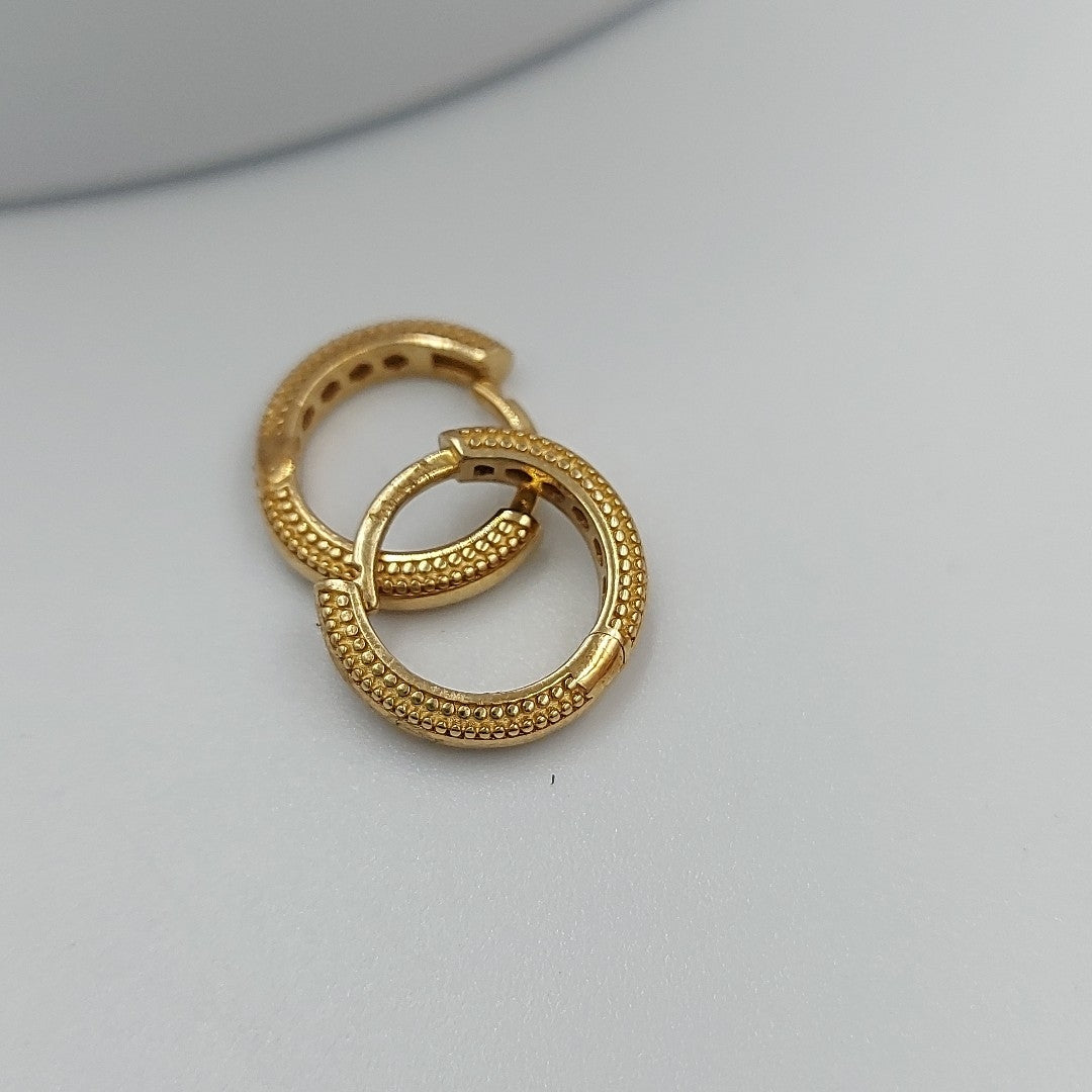 HUGGIES ORO 14K 2.4 (NUEVO)