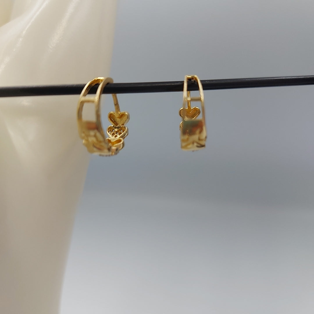 HUGGIES ORO 14K 2.7 (NUEVO)