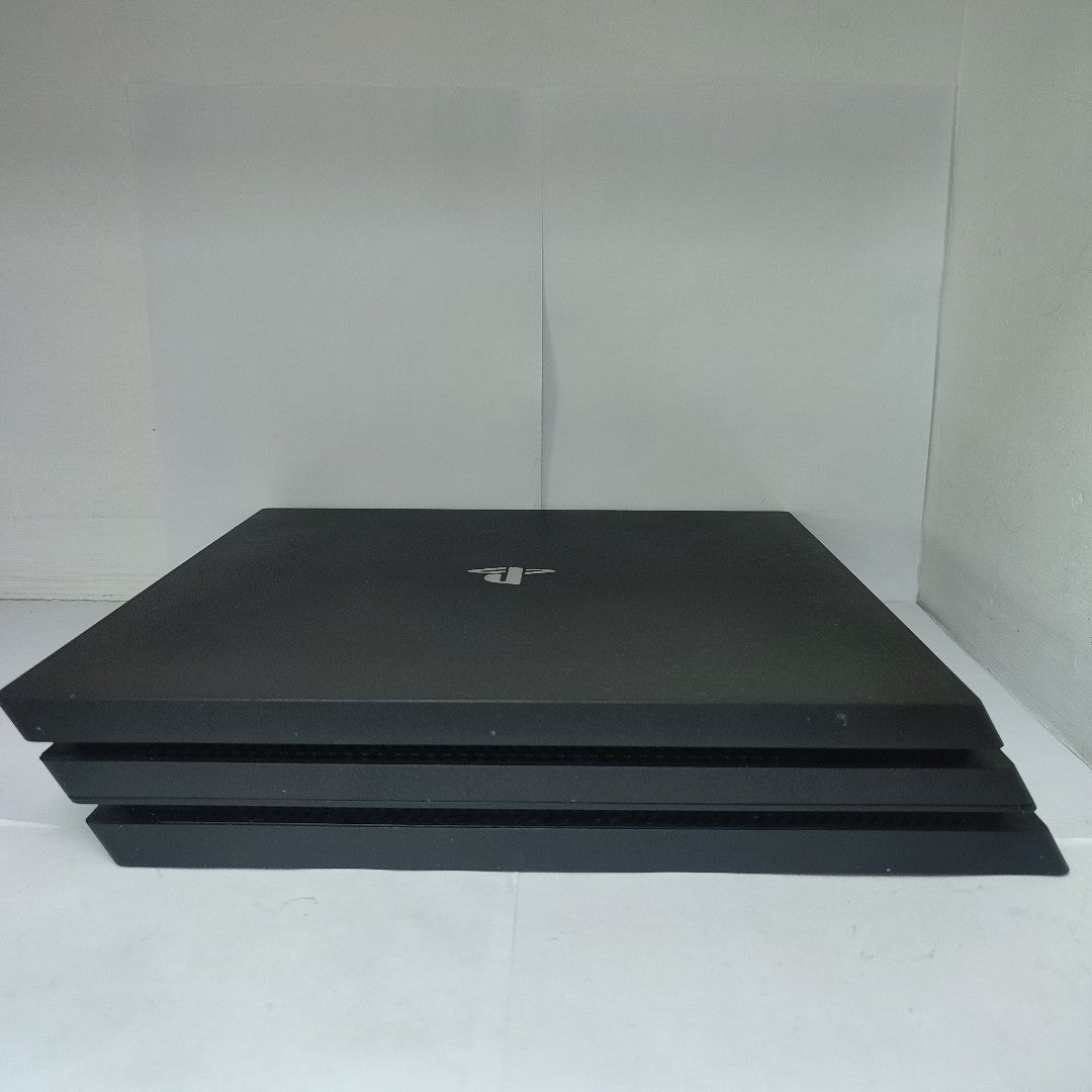 CONSOLA DE VIDEOJUEGO SONY PS4 PRO 1 TB (SEMINUEVO)