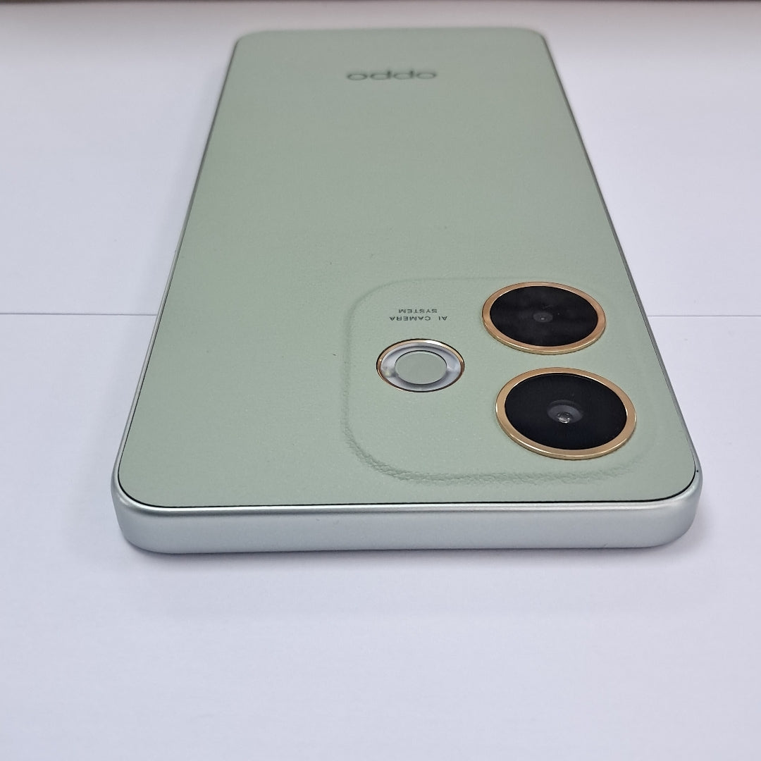CELULAR OPPO  A5 PRO CPH2711 (2025) 256 GB 8 GB RAM (SEMINUEVO)