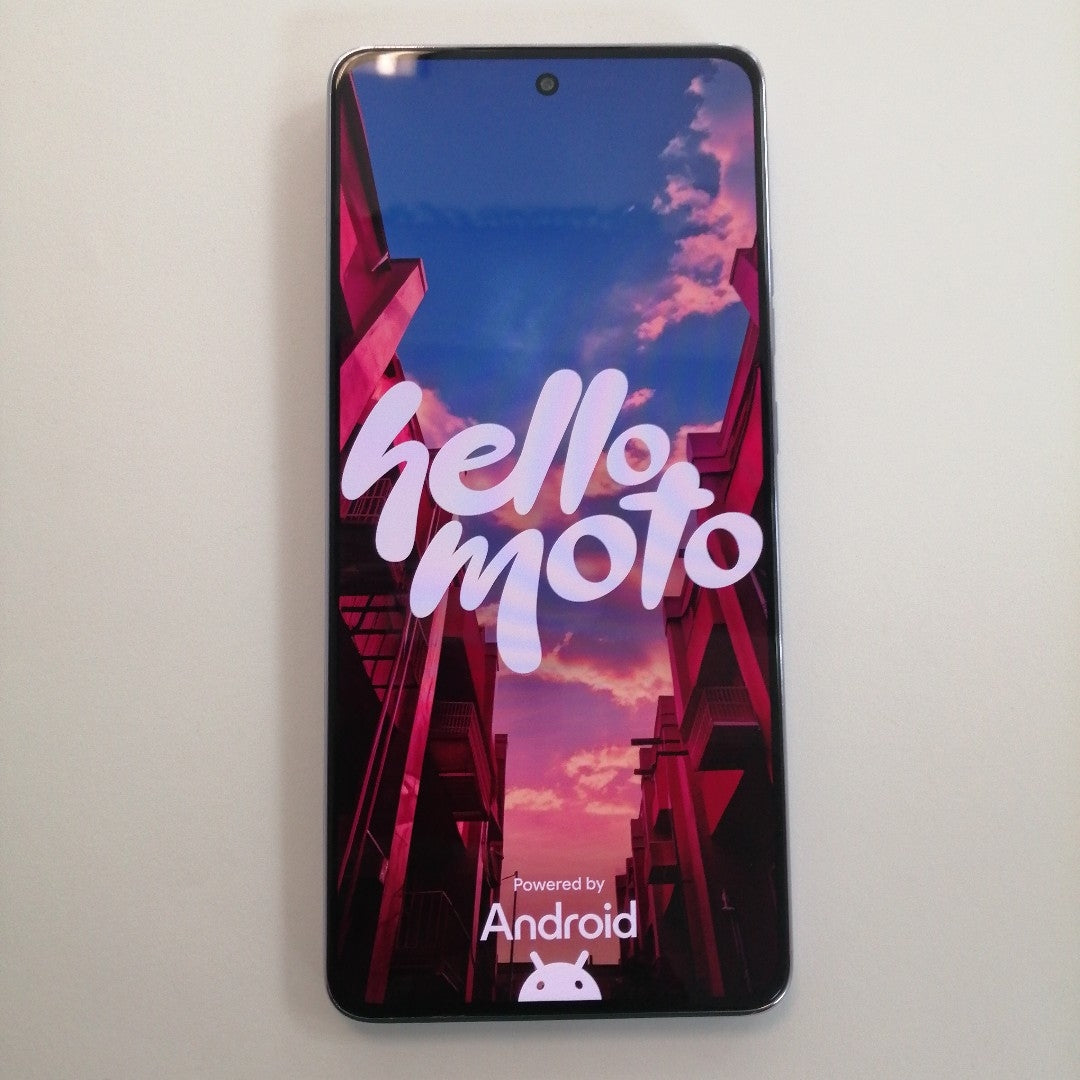 CELULAR MOTOROLA MOTO G86 XT2527-1 (2025) 256 GB 8 GB RAM (SEMINUEVO)