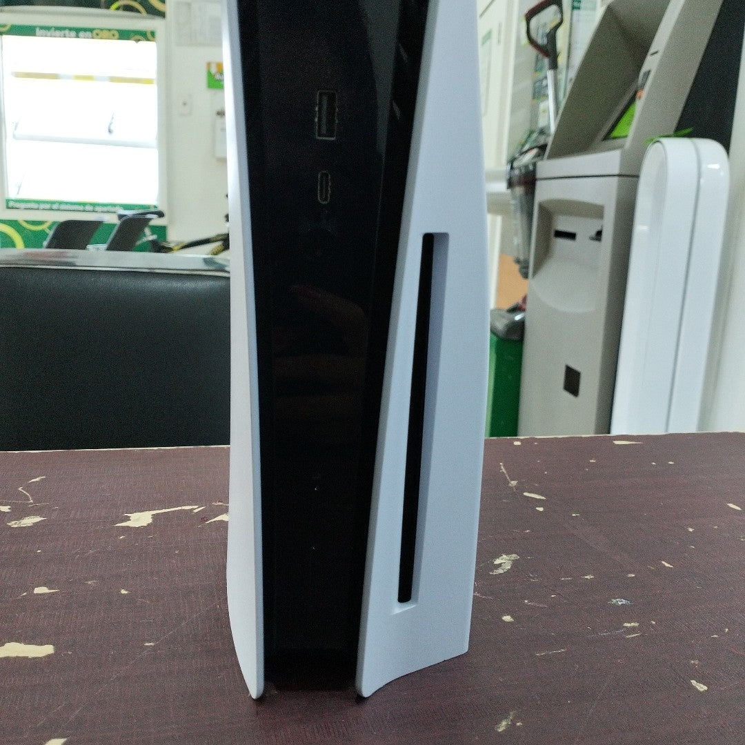 CONSOLA DE VIDEOJUEGO SONY PS5 825 SSD (SEMINUEVO)