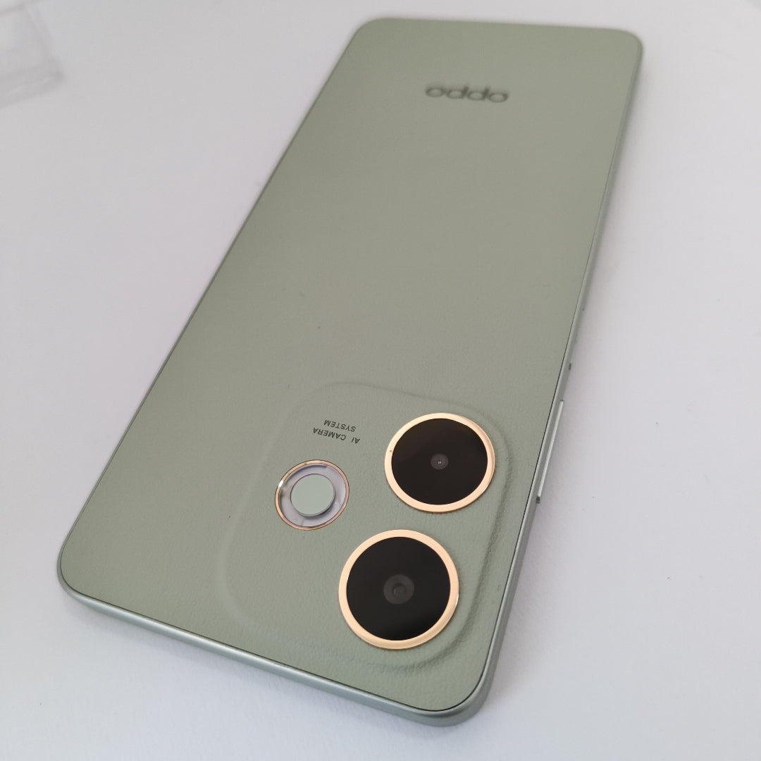 CELULAR OPPO  A5 PRO CPH2711 (2025) 256 GB 8 GB RAM (SEMINUEVO)