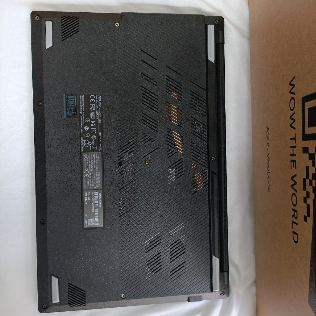 LAPTOP ASUS VIVOBOOK L1404FA-NK286W (2023) 512 GB SSD 8 GB RAM (SEMINUEVO)