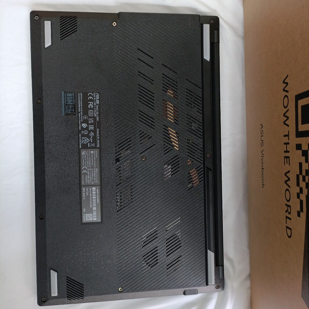 LAPTOP ASUS VIVOBOOK L1404FA-NK286W (2023) 512 GB SSD 8 GB RAM (SEMINUEVO)