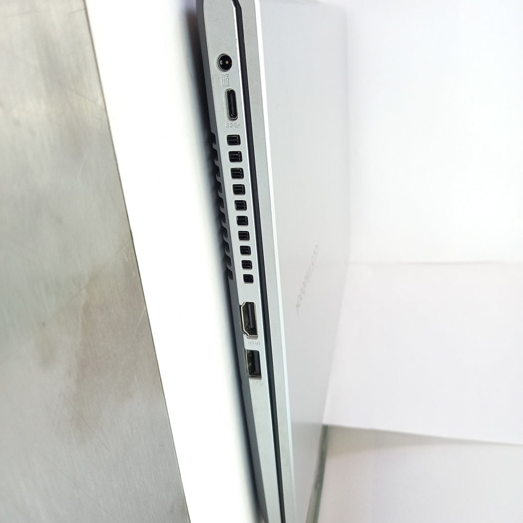 LAPTOP ASUS X1500EA-BR3952W(2023) 1 TB + 128 GB SSD 8 GB RAM (SEMINUEVO)