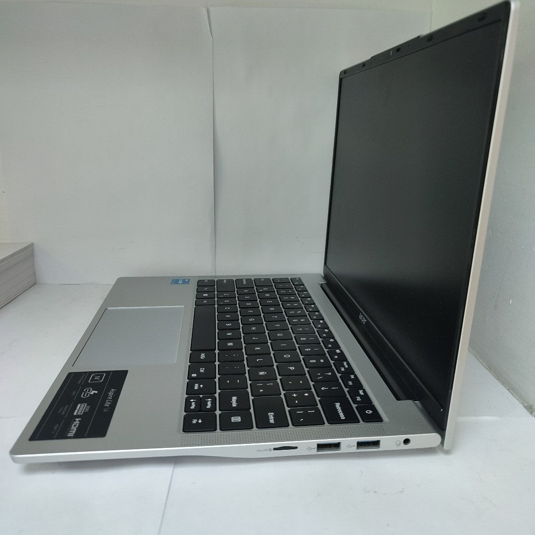 LAPTOP ACER ASPIRE LITE 14 AL14-31P-353Y (2024) 512 GB SSD 8 GB RAM (SEMINUEVO)