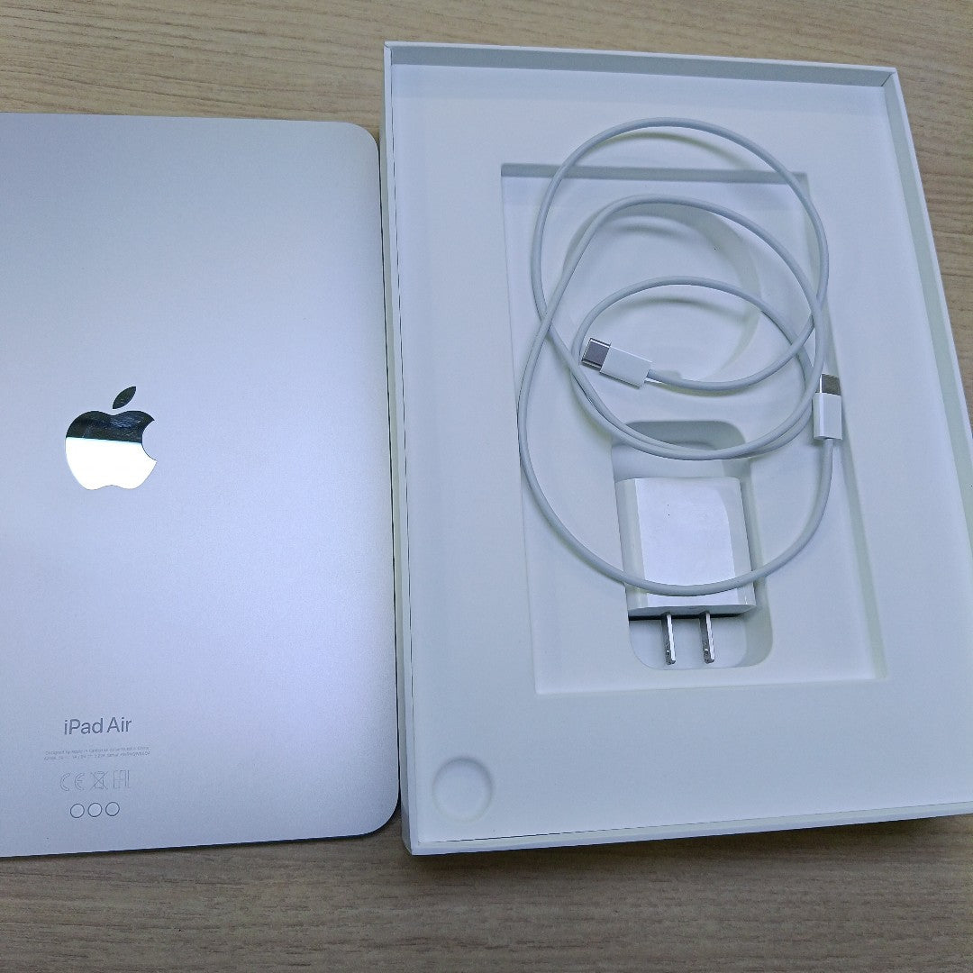 TABLETA APPLE IPAD AIR 5 A2588 256 GB 8 GB RAM (SEMINUEVO)