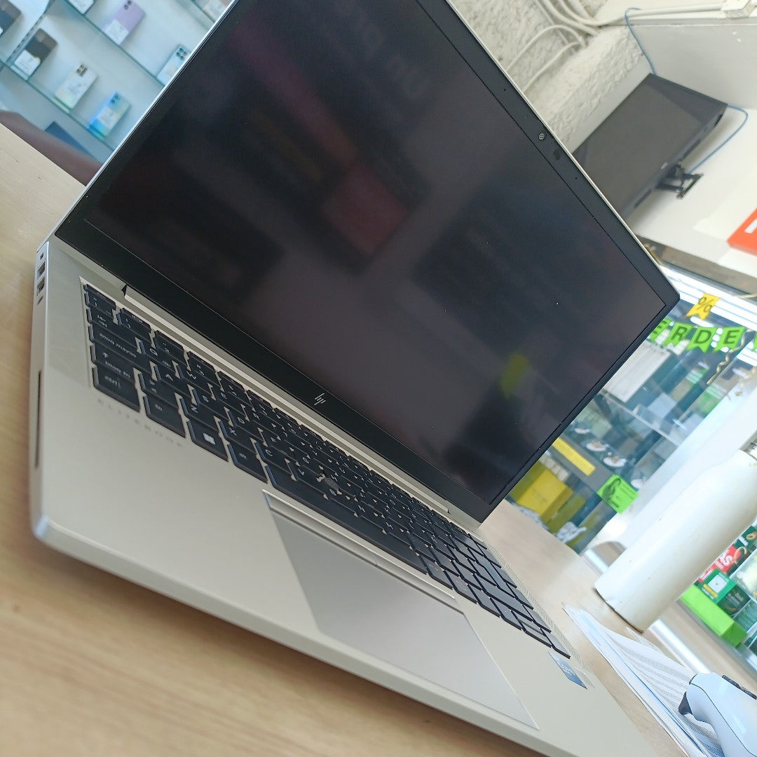 LAPTOP HP ELITEBOOK 840 G8 (2023) 256 GB SSD 16 GB RAM (SEMINUEVO)