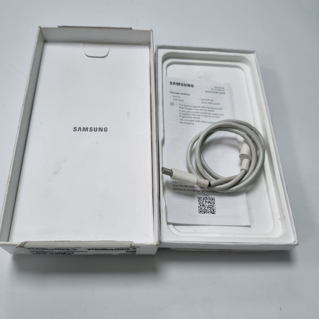 CELULAR SAMSUNG GALAXY A55 5G SM-A556E (2024) 256 GB 8 GB RAM (SEMINUEVO)